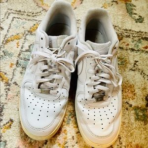 Nike Air Force 1s In White